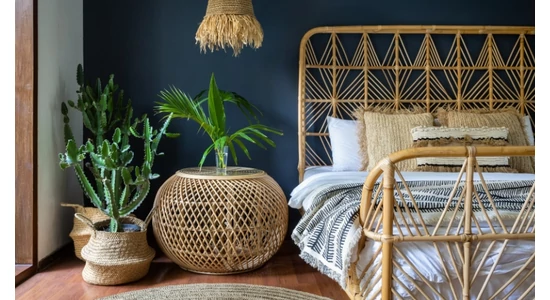 Bohém lakberendezés feketében – Merész és modern enteriőr tippek